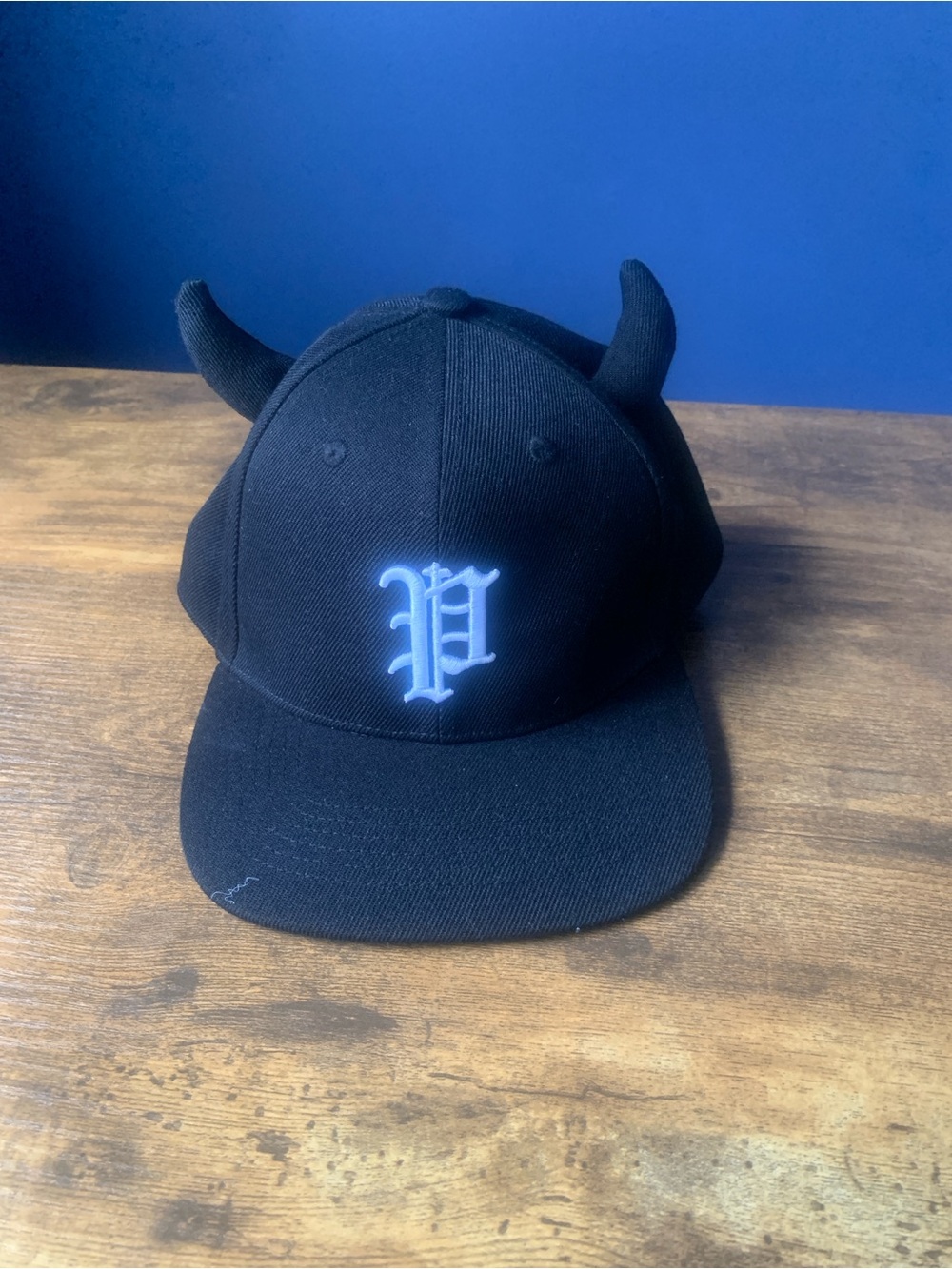 Devil horns hat